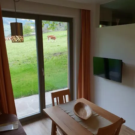 Binter מלון דירות 4*