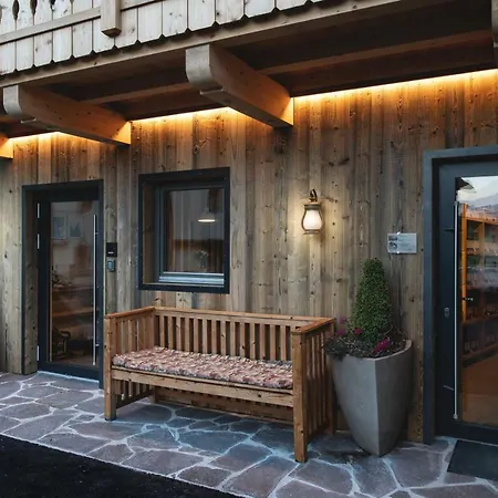 Binter Hotel apartamentowy 4*
